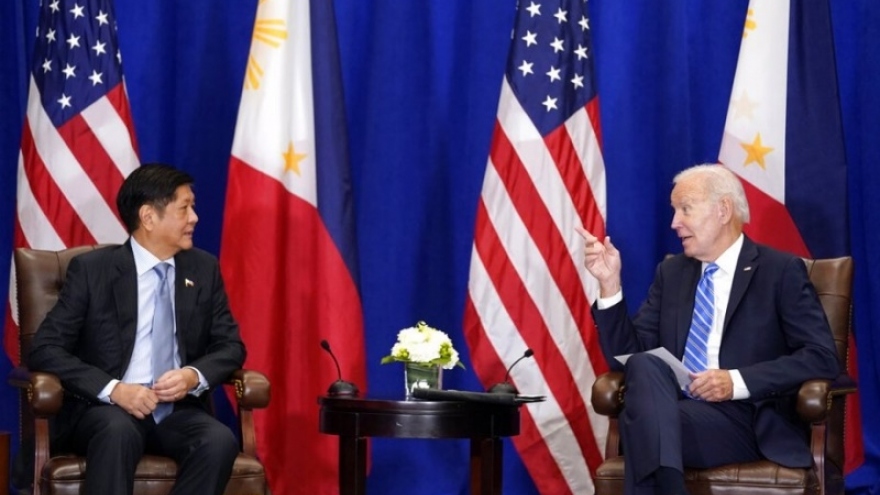 Tổng thống Philippines bình luận về việc hủy mua 16 trực thăng quân sự Nga